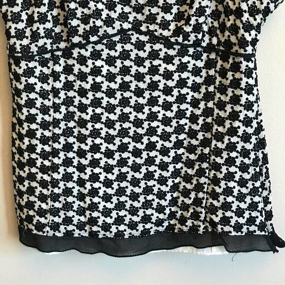 Ann Taylor L camisole beaded lace shoulders flower - Picture 3 of 7